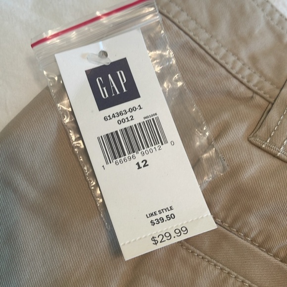 Gap Low Rise Relaxed Fit Bermuda Shorts - Picture 4 of 4